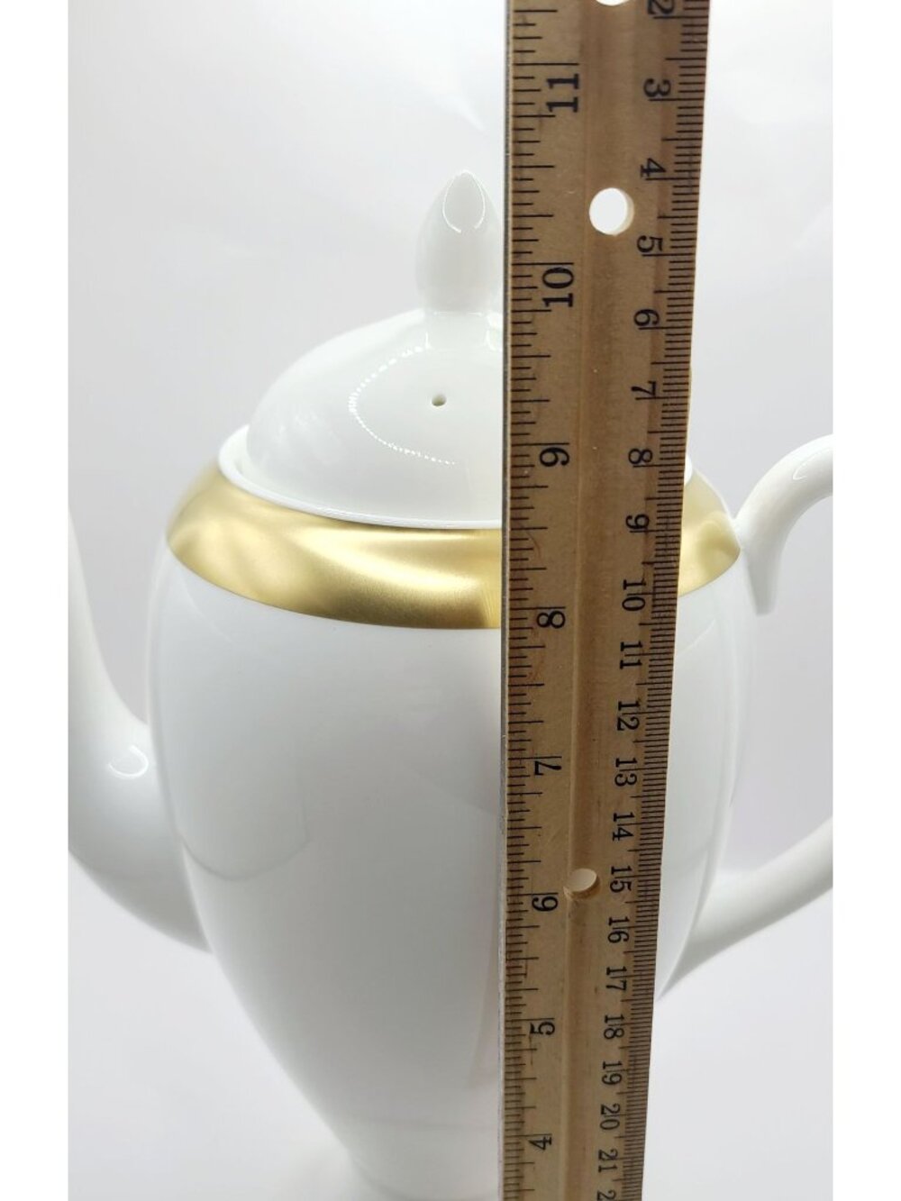 Wedgwood Satine Gold Coffee Pot Globe Gold Banded New Opened Box - Picture 10 of 14